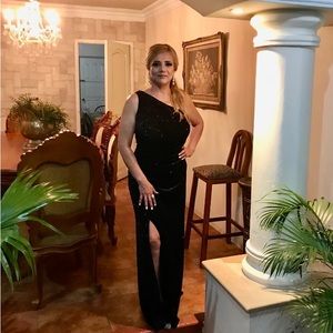 Beautiful Calvin Klein gown. Used one time. Had a lot of complements for it.